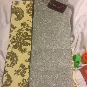 2 Gift bags